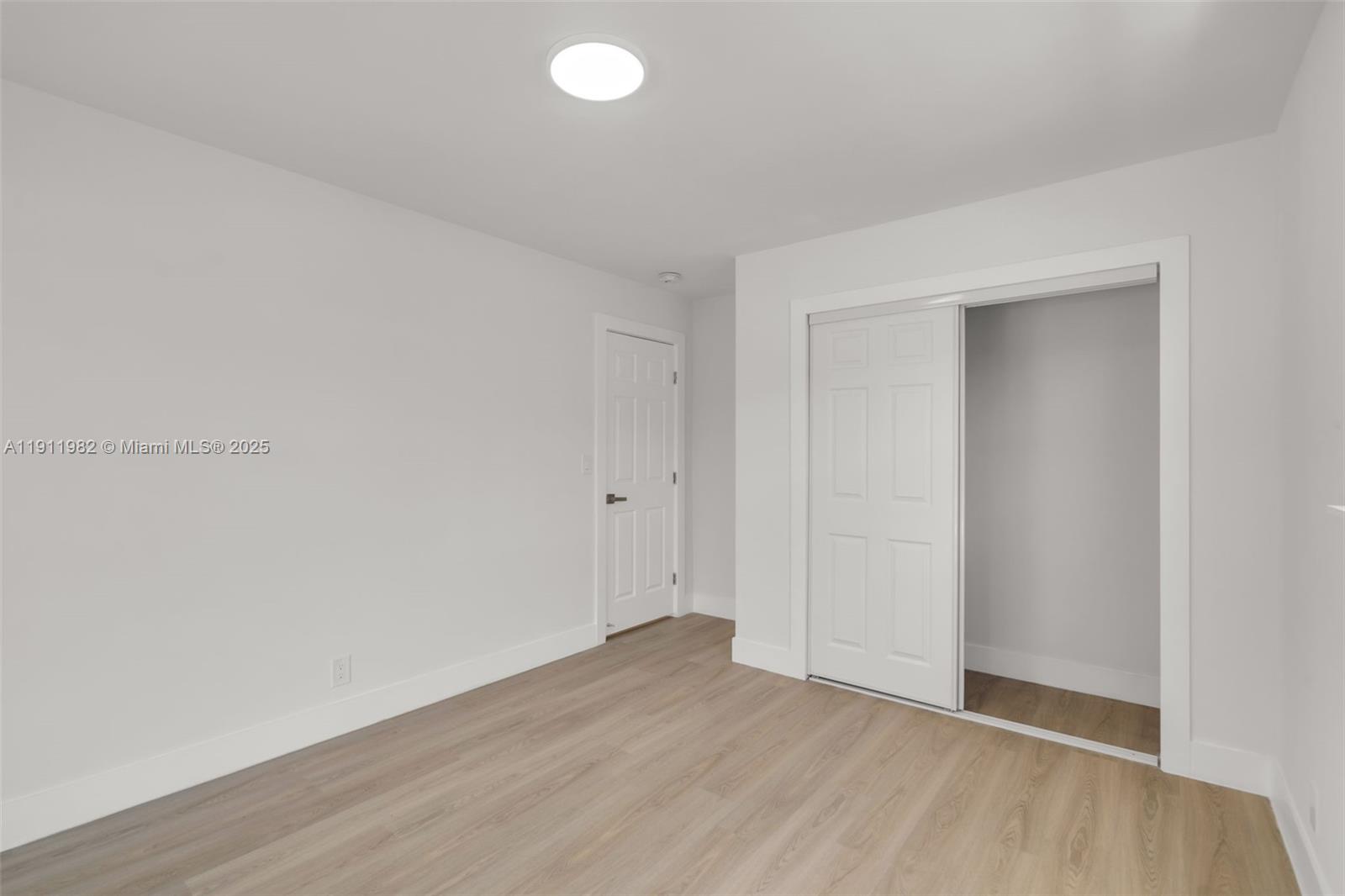 HOLLYWOOD HILLS - Residential Lease