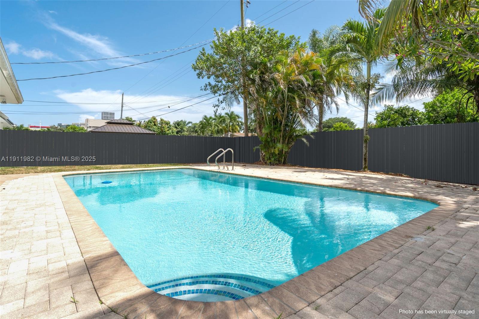 HOLLYWOOD HILLS - Residential Lease