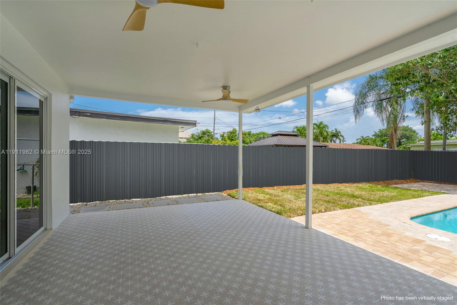 HOLLYWOOD HILLS - Residential Lease