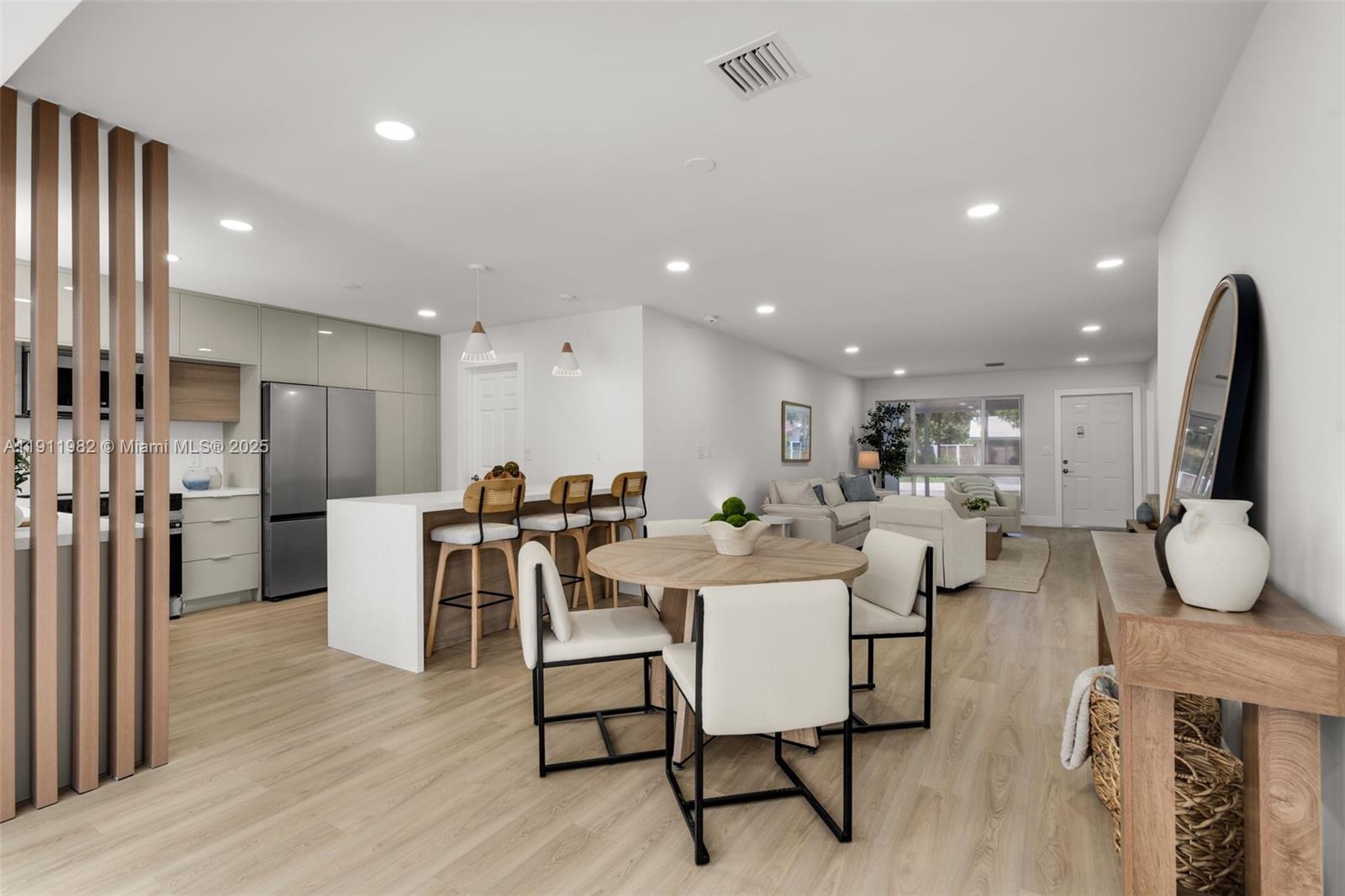 HOLLYWOOD HILLS - Residential Lease