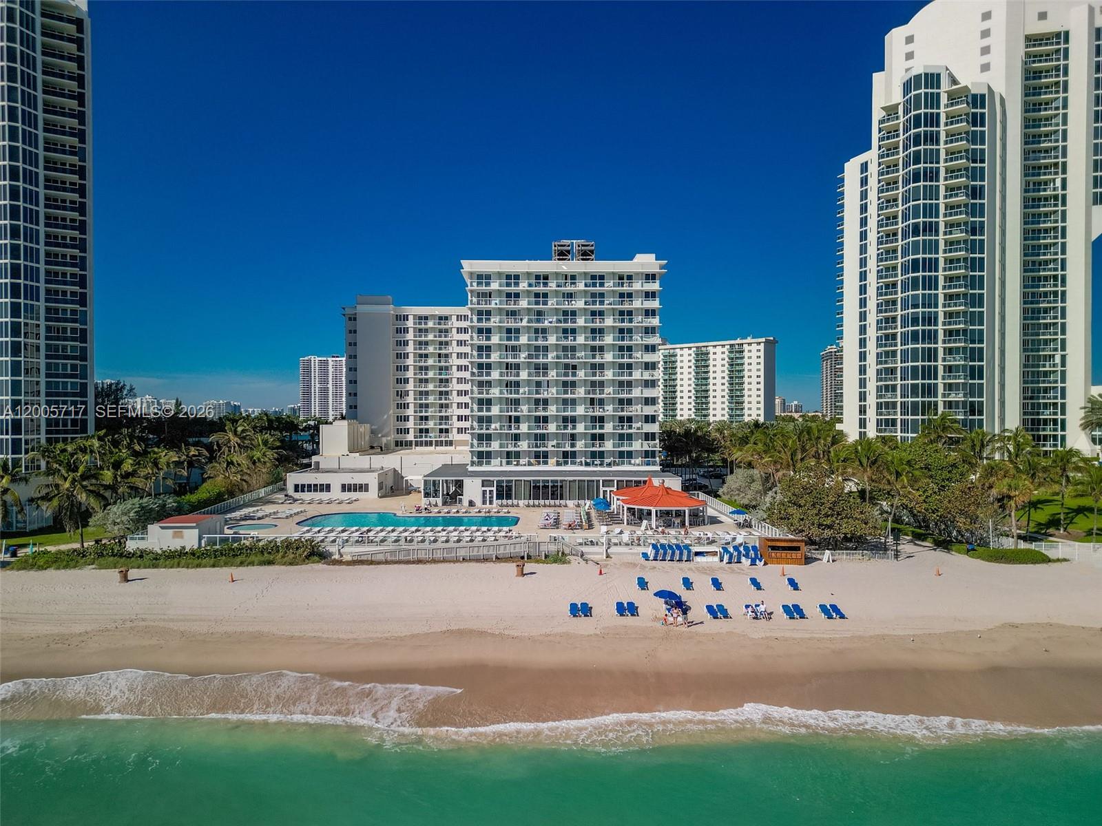 THE AVENTURA BEACH CLUB C - Residential