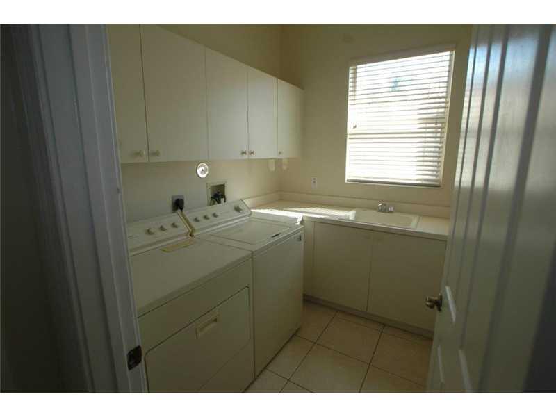 PARKLAND ISLES 164-42 B - Residential Lease