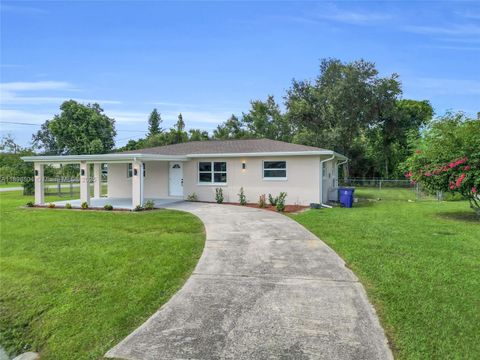 462 Muskegon Ave N Fort Myers FL 33905