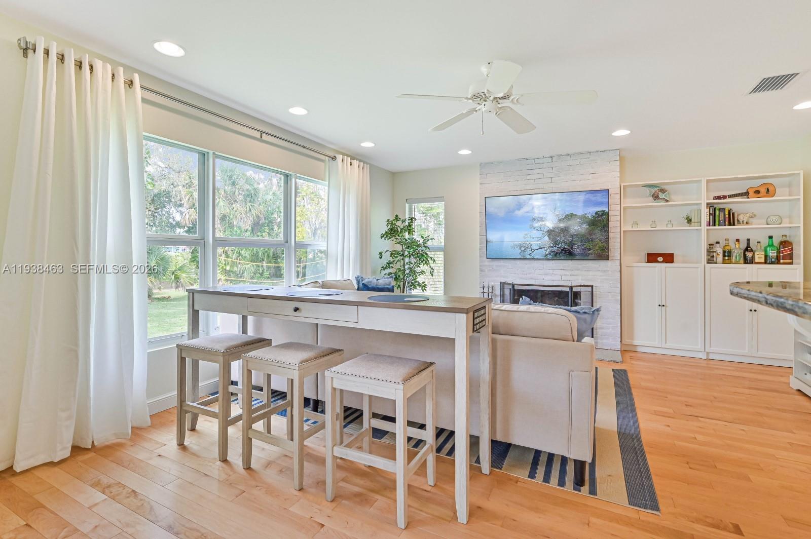 L V HULLS - Residential