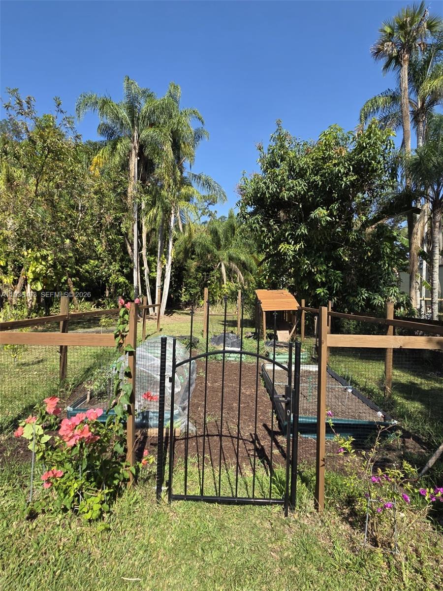 L V HULLS - Residential