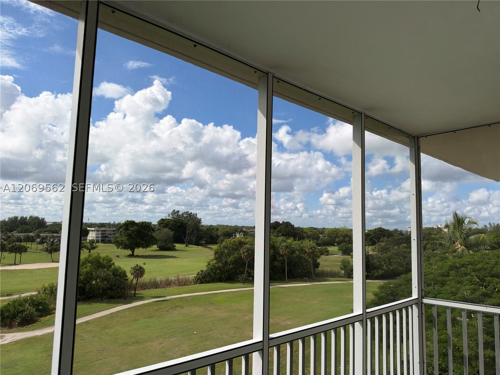 2950 N Palm Aire Dr