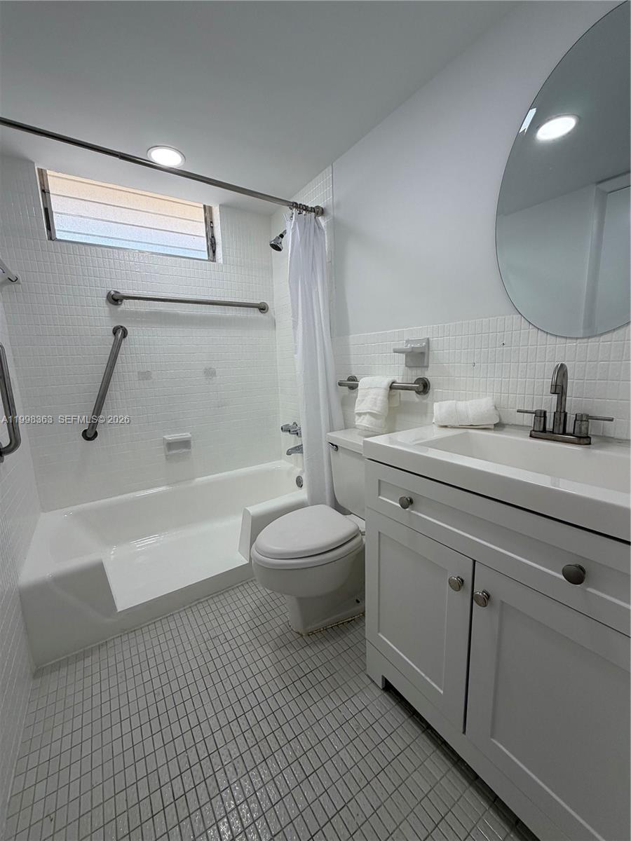 POINT EAST SEC III CONDO - Residential