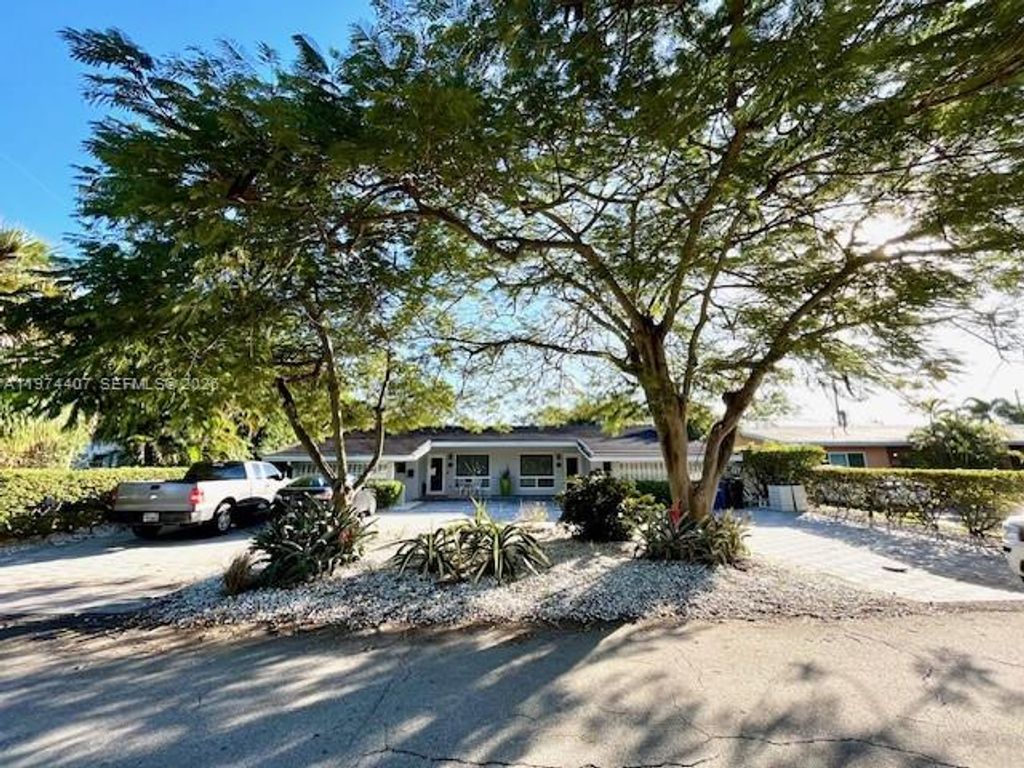 Photo of 5650-5652 NE 17 TERR NE 17th Ter, Fort Lauderdale, FL 33334 (MLS # A11974407)