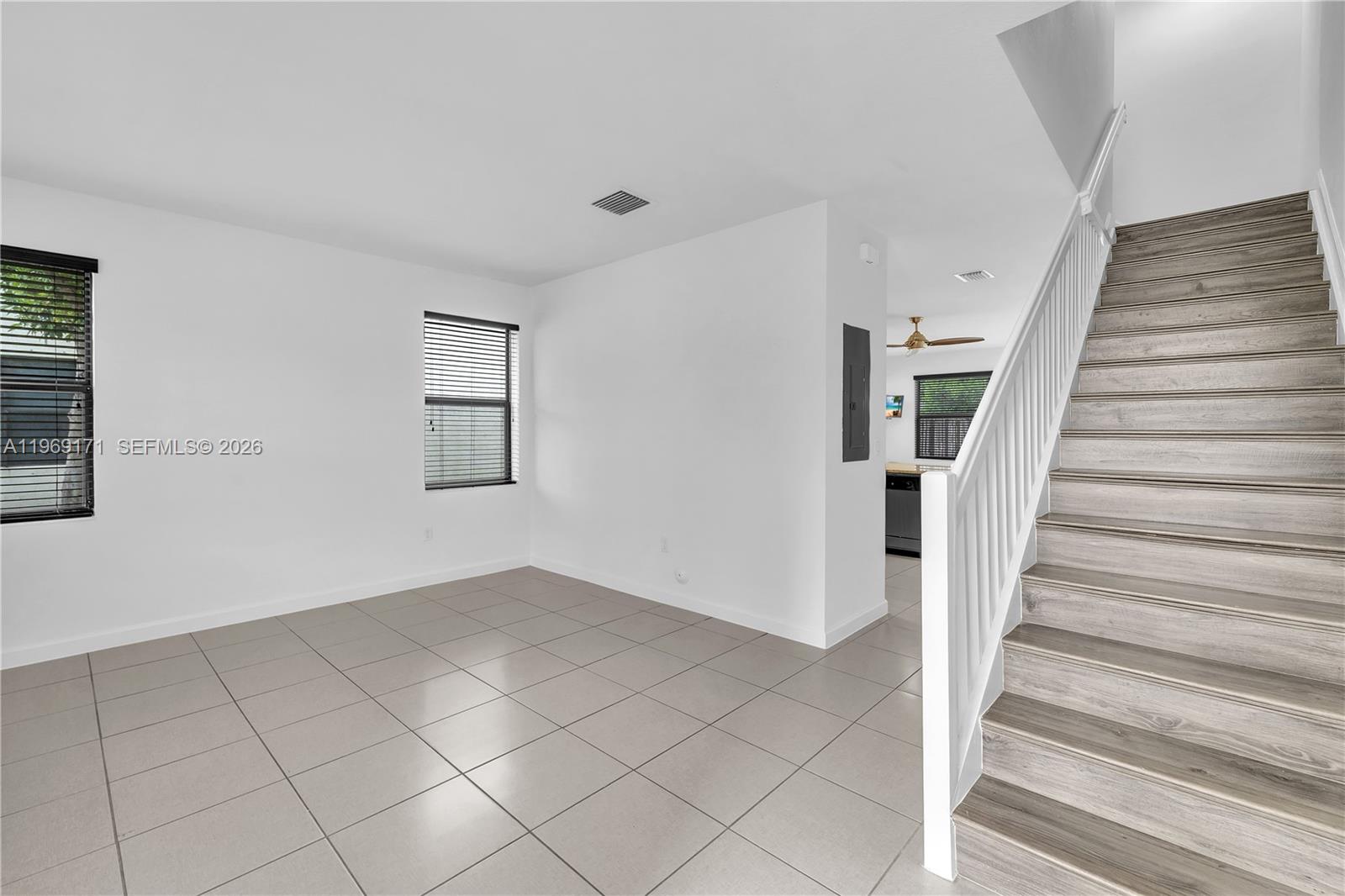 COCO PALM ESTATES - Residential Lease