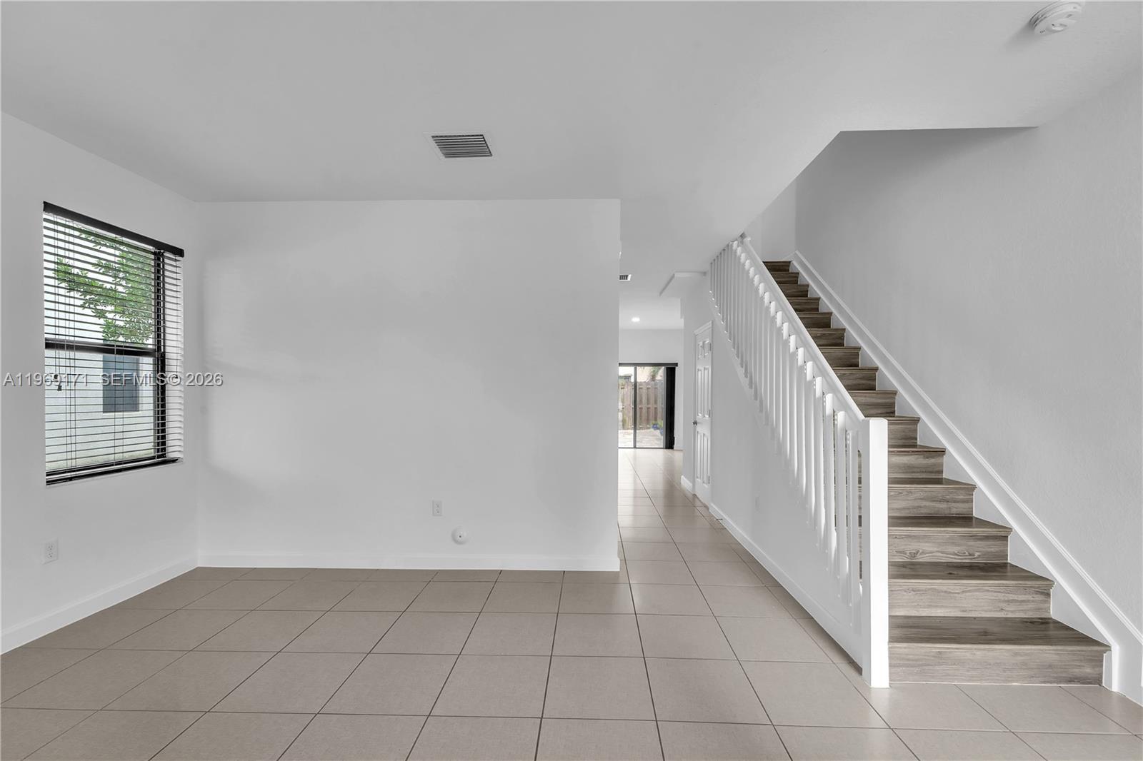 COCO PALM ESTATES - Residential Lease