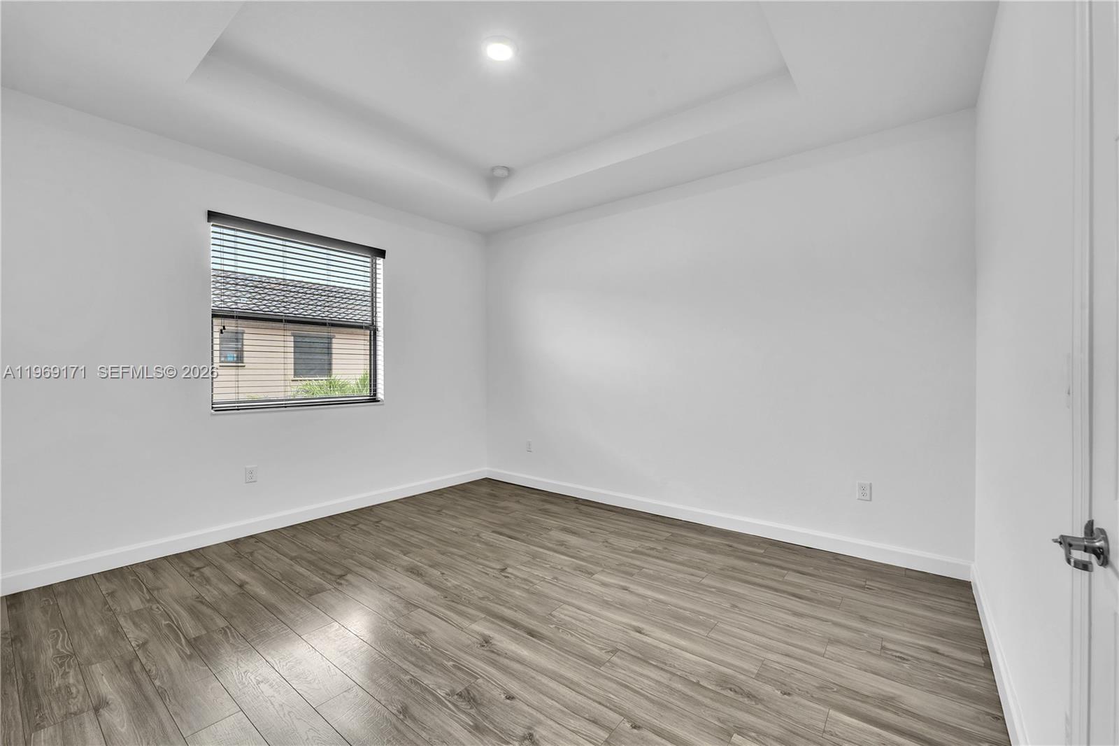 COCO PALM ESTATES - Residential Lease