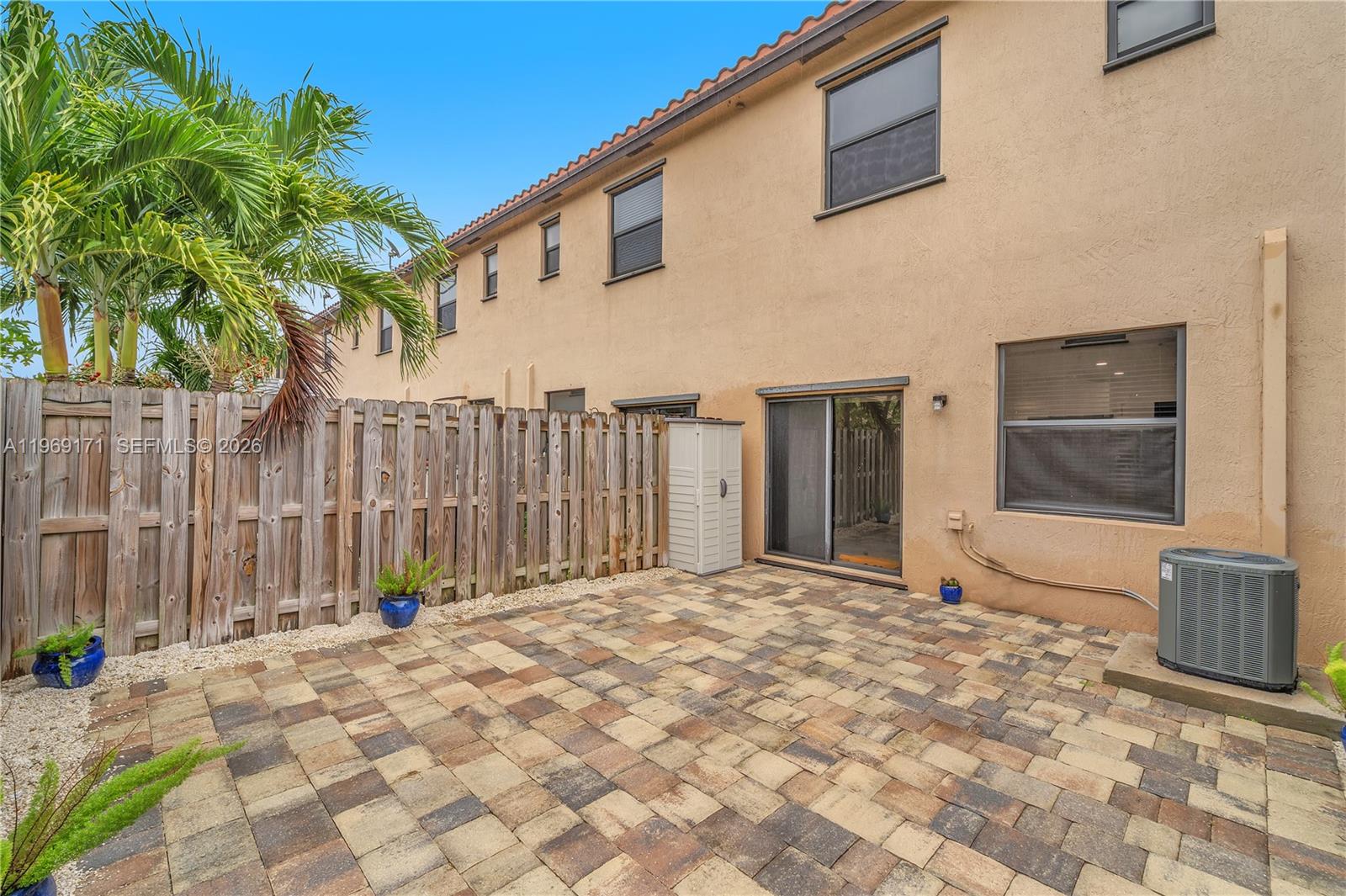 COCO PALM ESTATES - Residential Lease