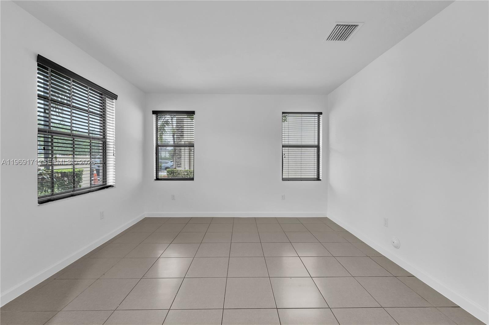 COCO PALM ESTATES - Residential Lease