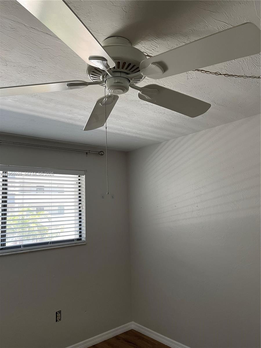 CENTRE COURT - Residential