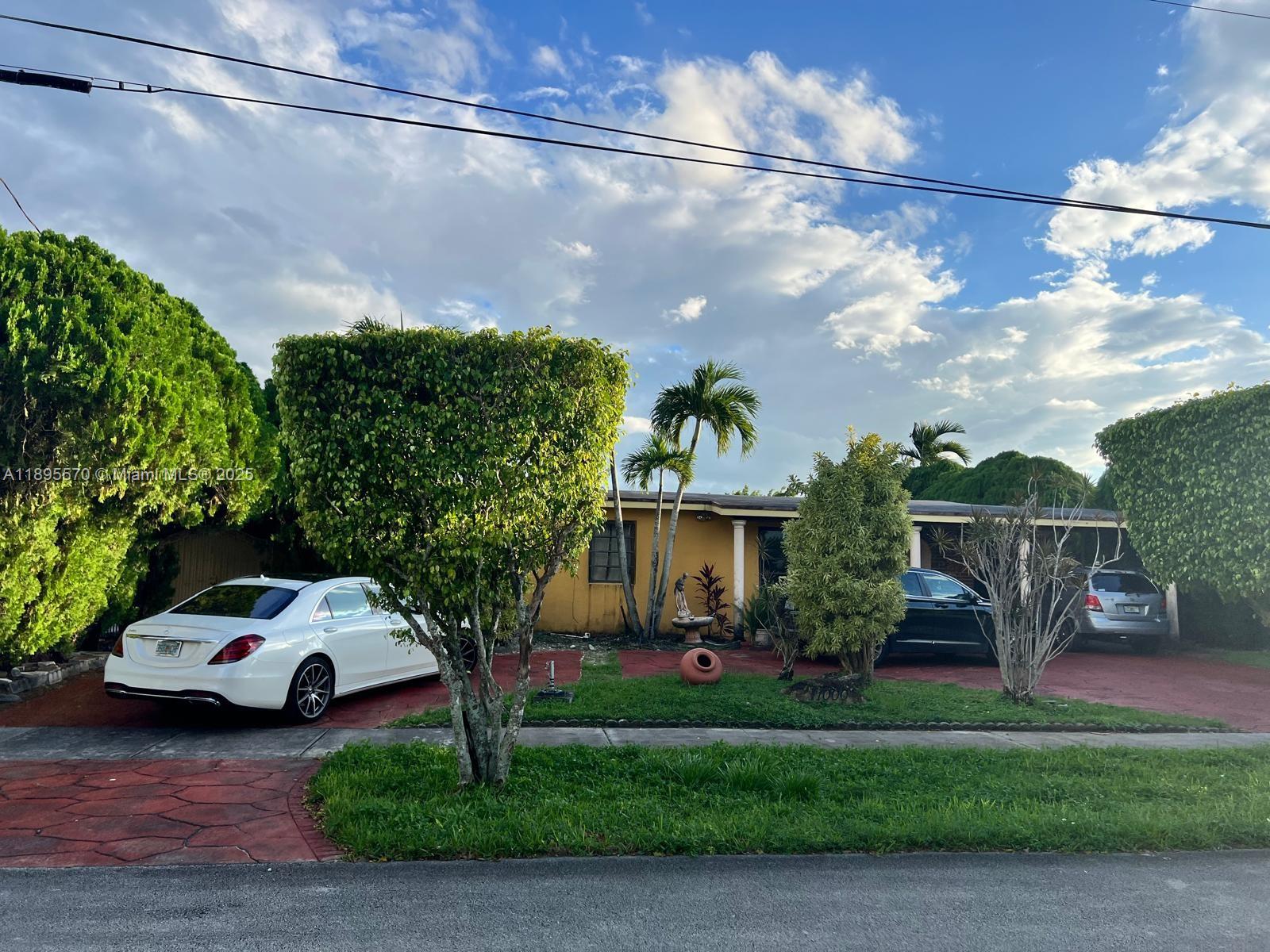 View photos, virtual tours, details... 11000 SW 43rd Ln