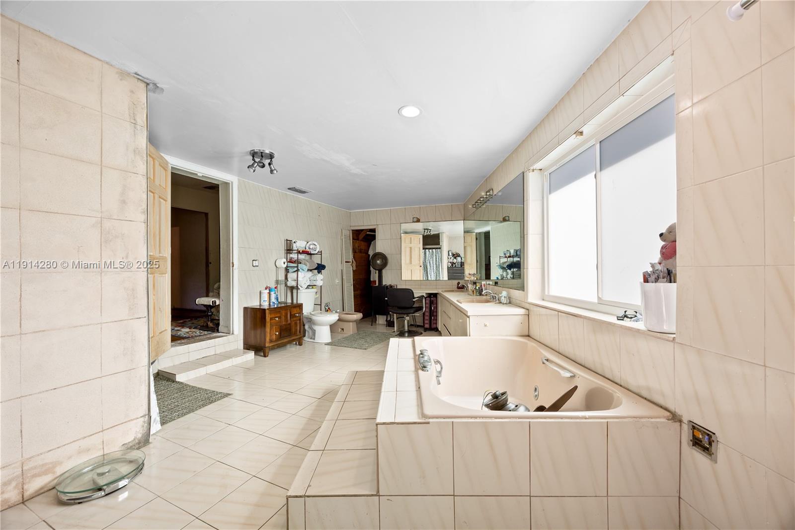 CARL BYOIR - Residential