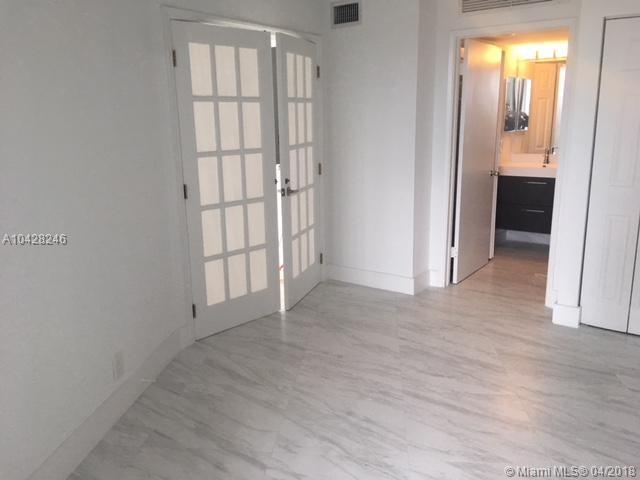 PARC CENTRAL AVENTURA SOU - Residential Lease