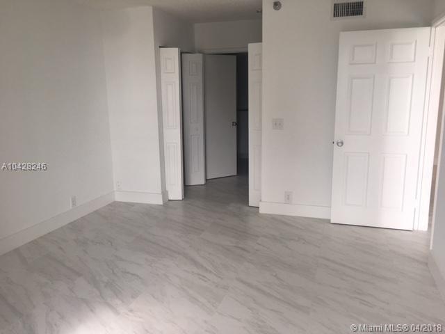 PARC CENTRAL AVENTURA SOU - Residential Lease