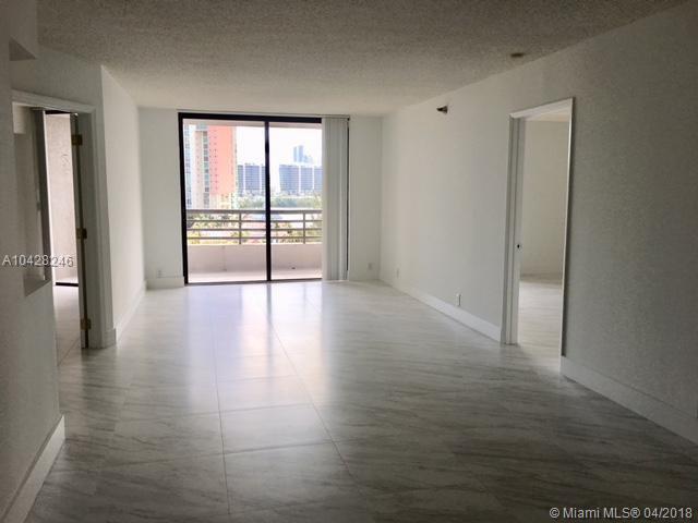 PARC CENTRAL AVENTURA SOU - Residential Lease