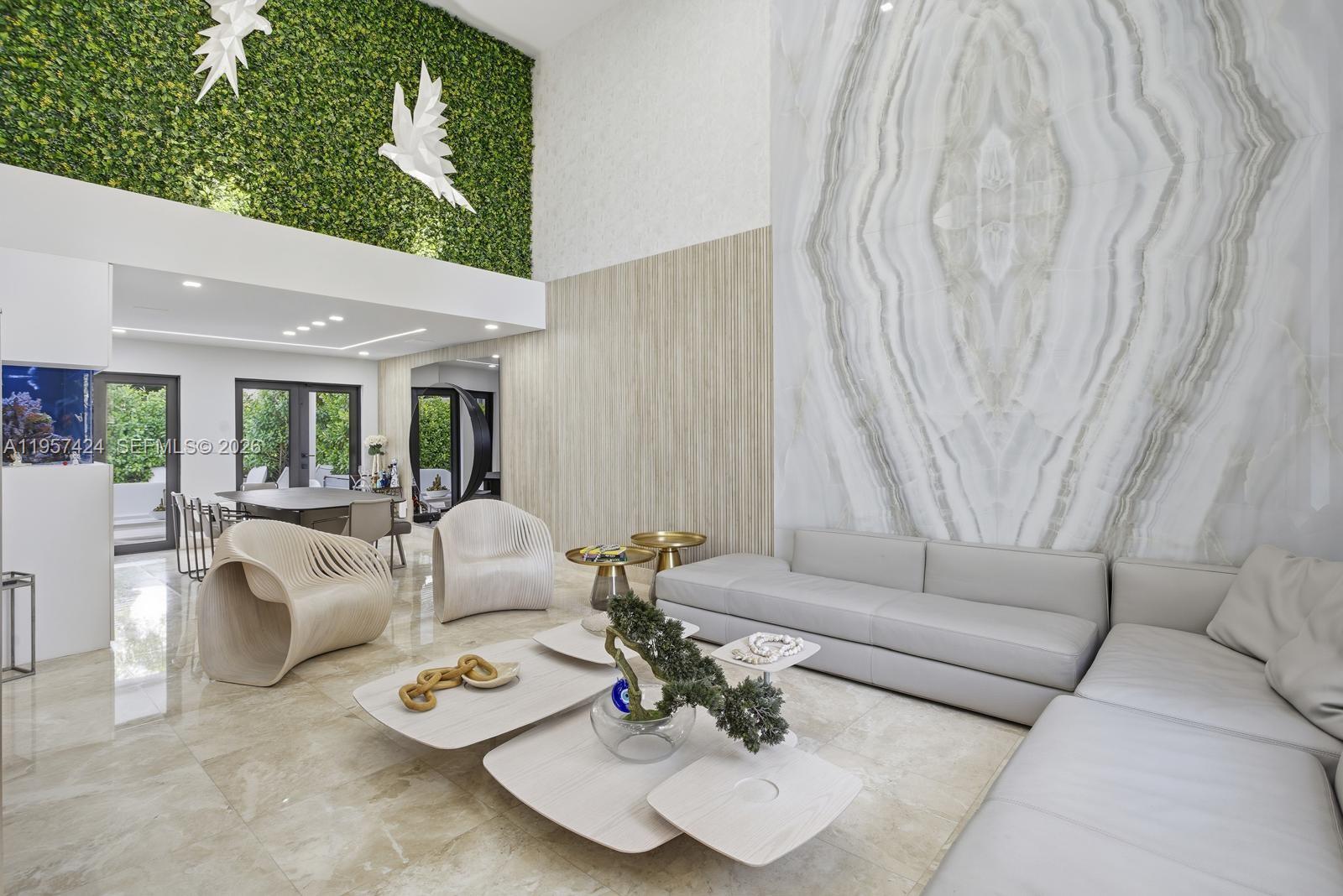 9467 NW 54th Doral Cir Ln