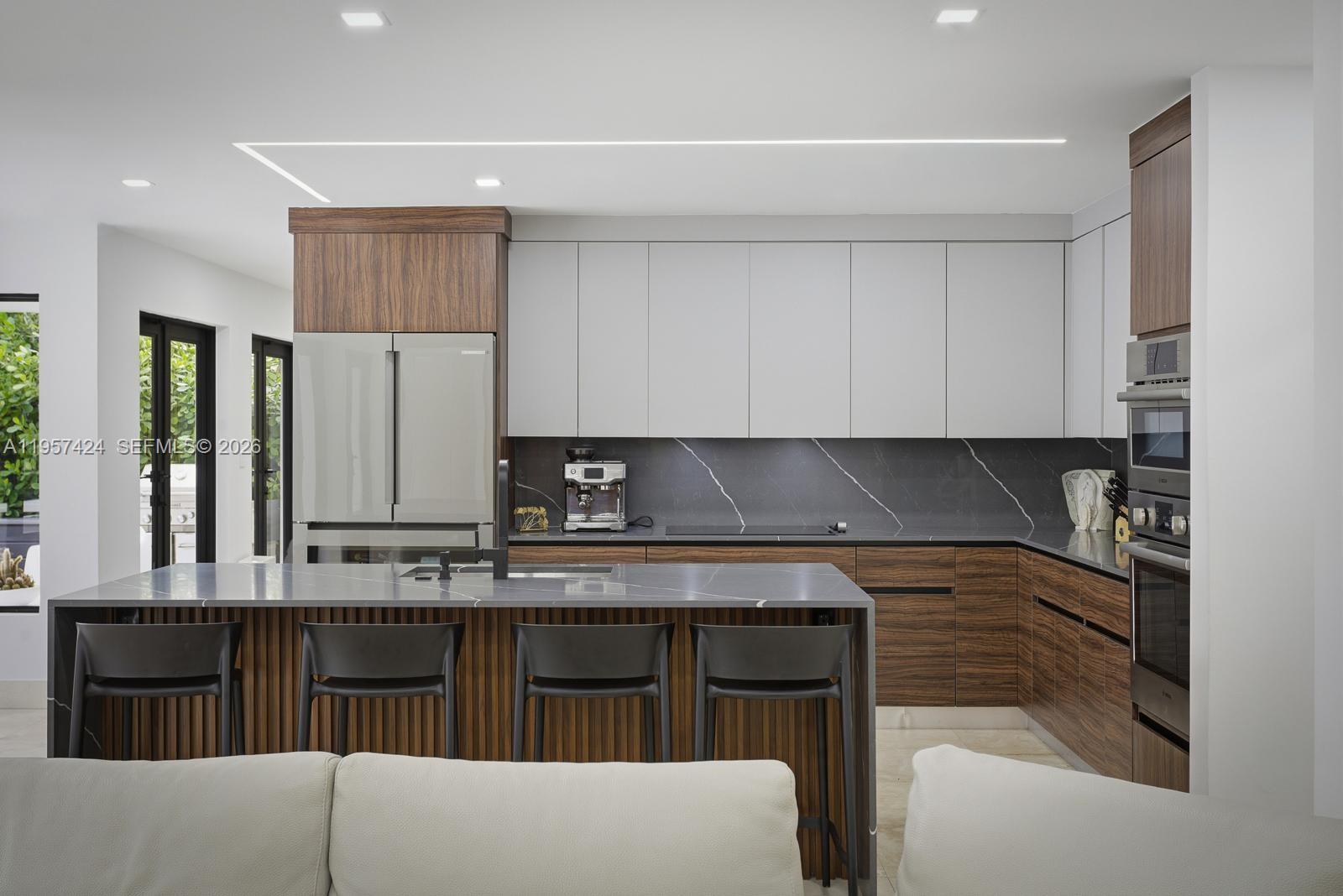 DORAL ESTATES - Residential