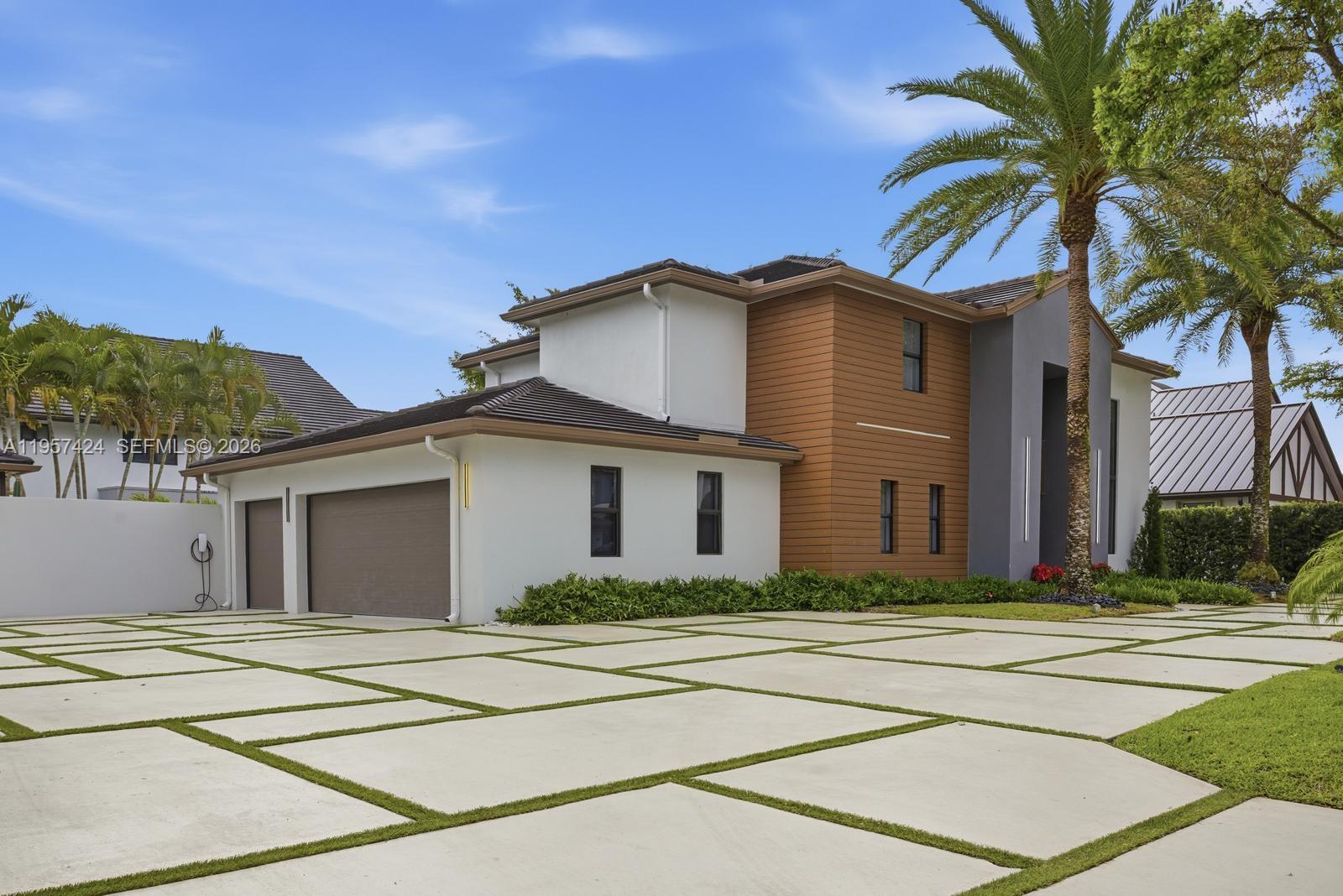 9467 NW 54th Doral Cir Ln