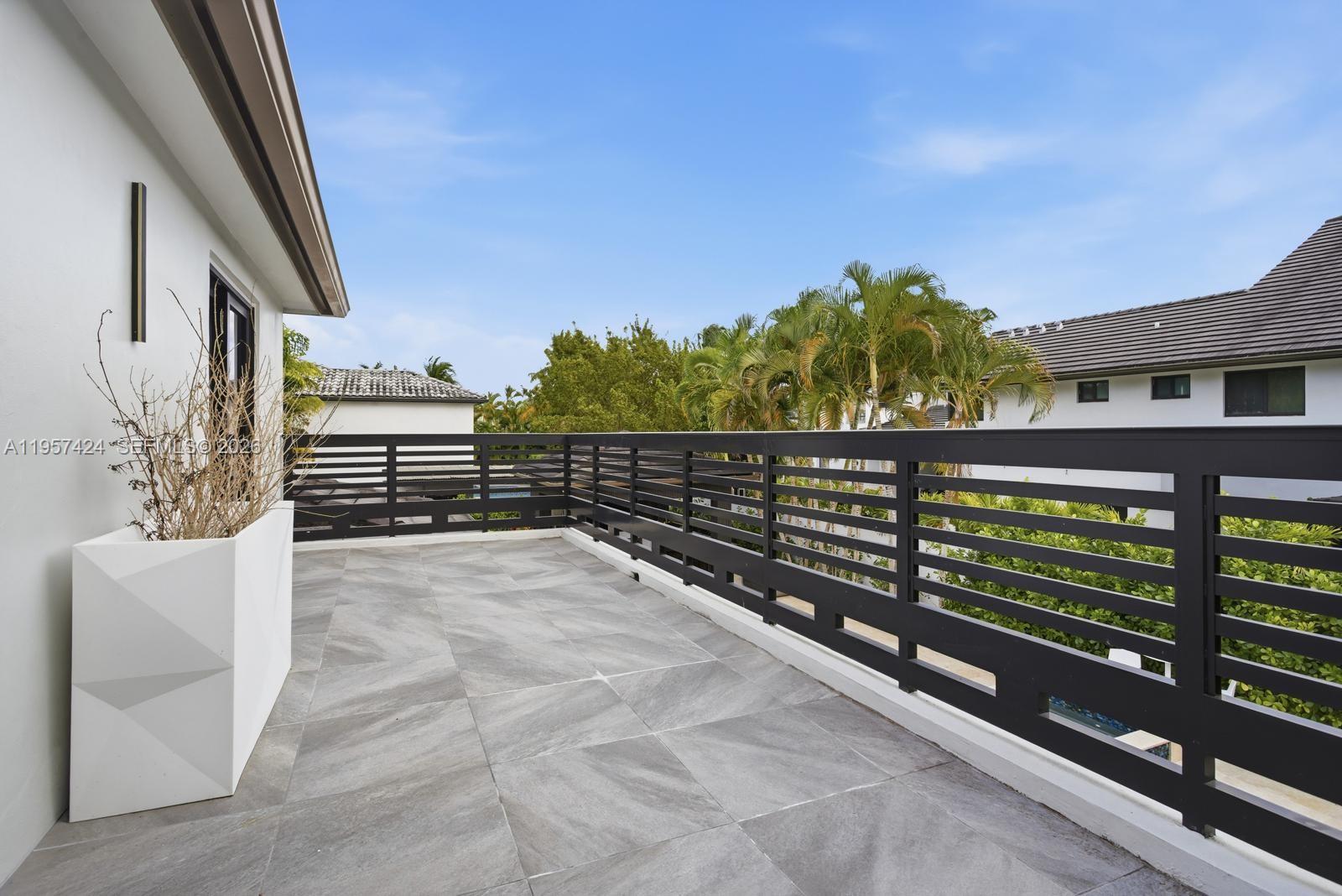 DORAL ESTATES - Residential