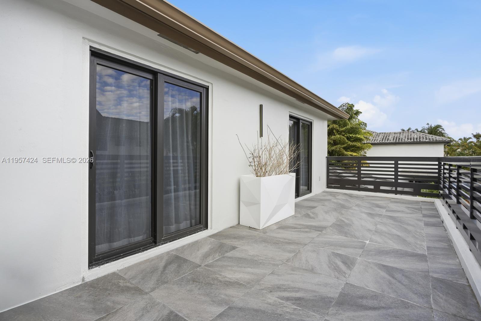 DORAL ESTATES - Residential