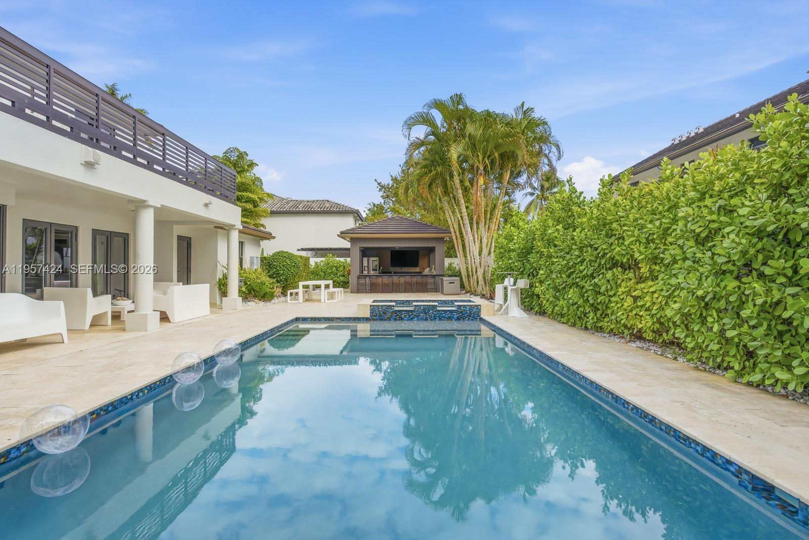 DORAL ESTATES - Residential