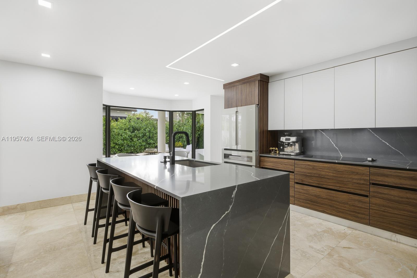 DORAL ESTATES - Residential