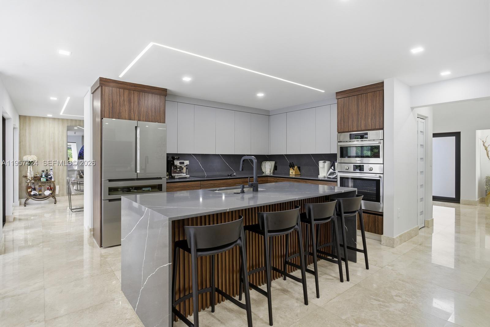 DORAL ESTATES - Residential