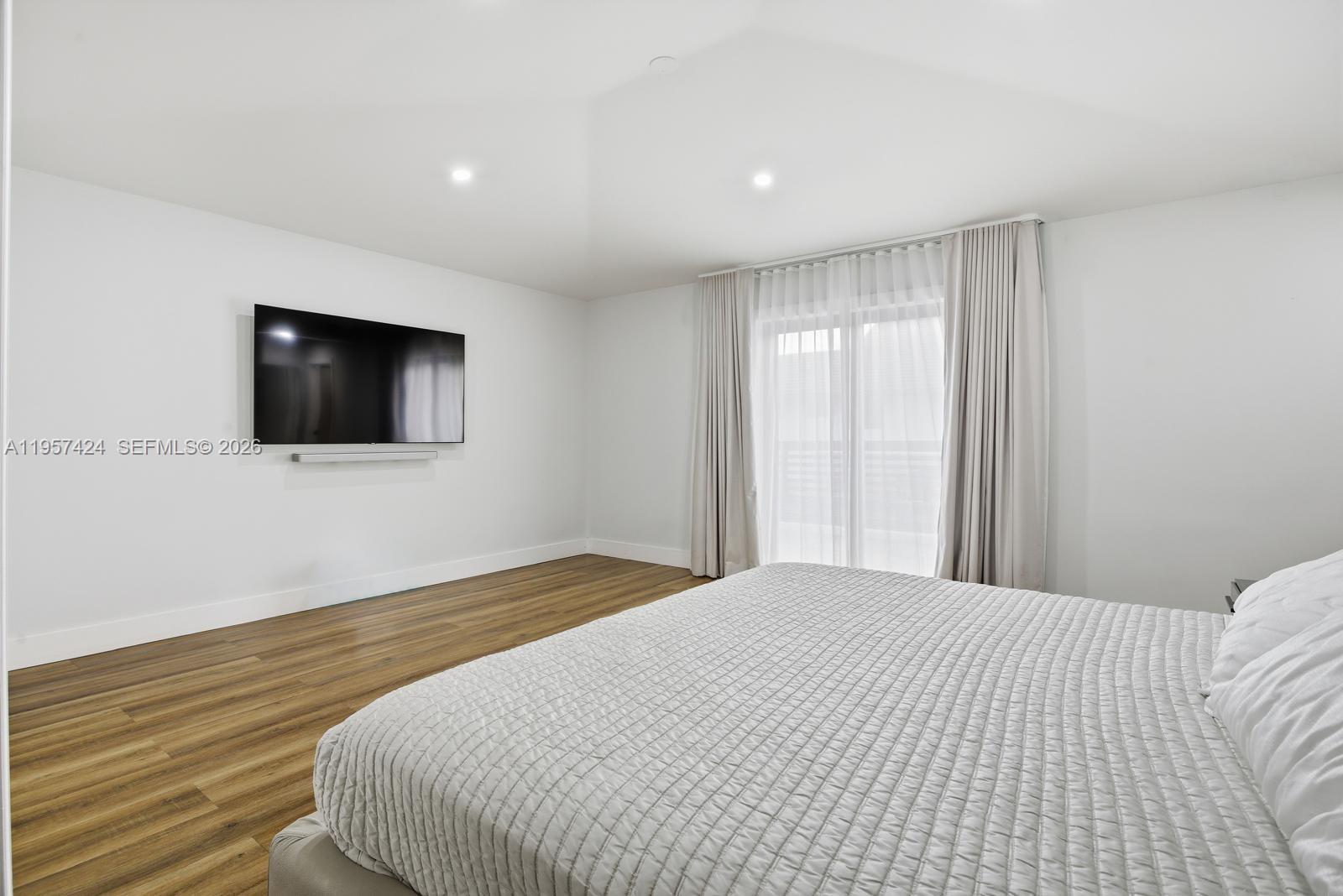 DORAL ESTATES - Residential