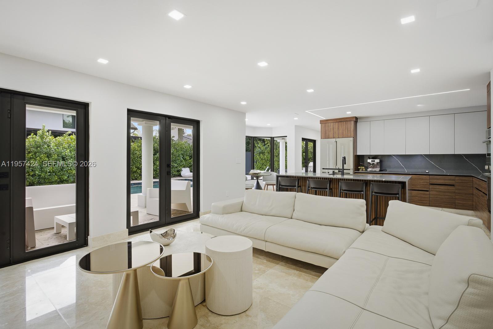 DORAL ESTATES - Residential