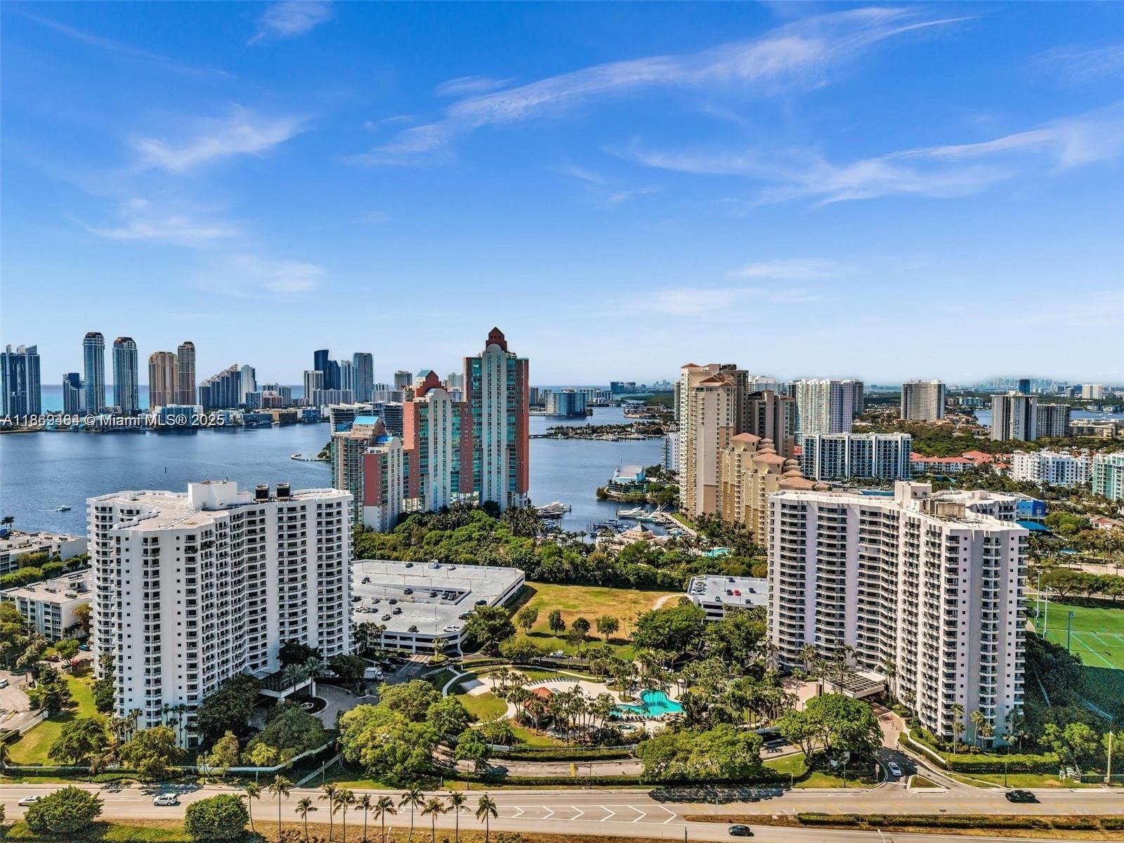Owner Motivated! Bring all Offers! Lower Penthouse with million dollar views ! 1BR/2 Bath 1104/SF convertible to a 2/2. A Great Investment Opportunity ! Unit features a gourmet kitchen w/SS appliances & granite counters. In unit W/D, hurricane shutters and 2 full Baths for entertaining. Enjoy Resort style amenities including 2 pools, valet, spa, dog run, fitness center and hi speed internet. Unit is rented at $2600/month until 10/2026.