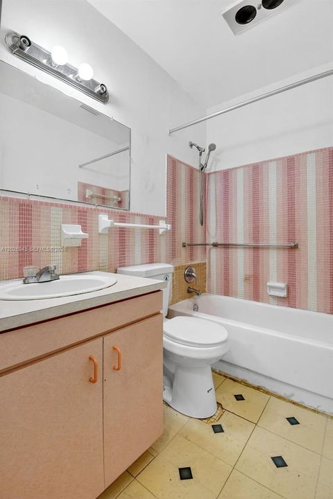 Tiny photo for 245 NE 191st St #3022, Miami, FL 33179 (MLS # A12026945)