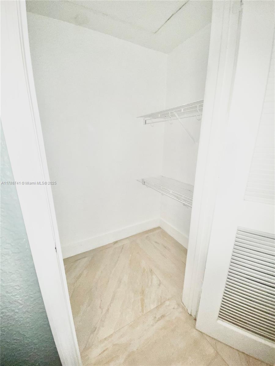 401 BLU OF NORTH BEACH CO - Residential