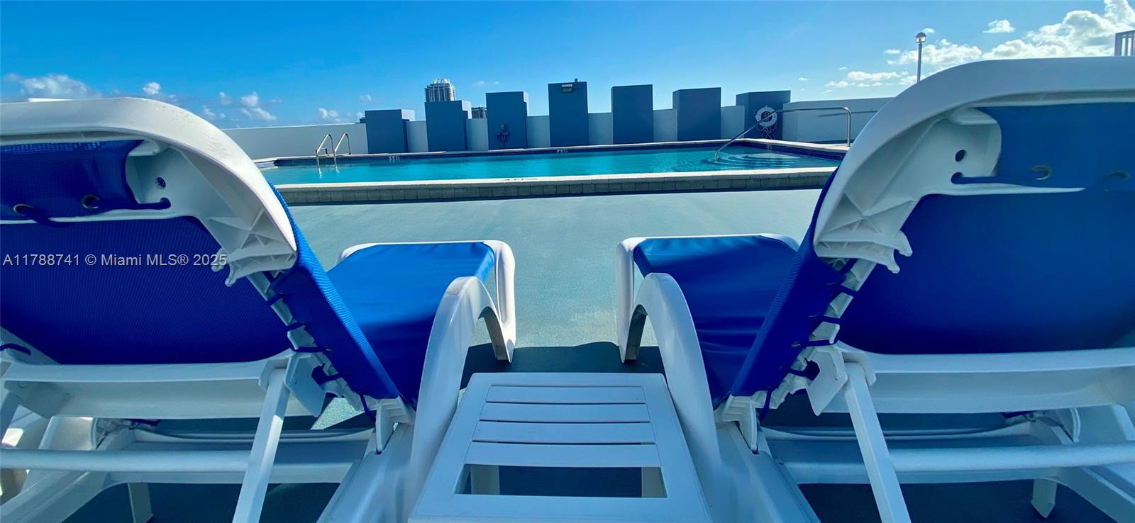 401 BLU OF NORTH BEACH CO - Residential