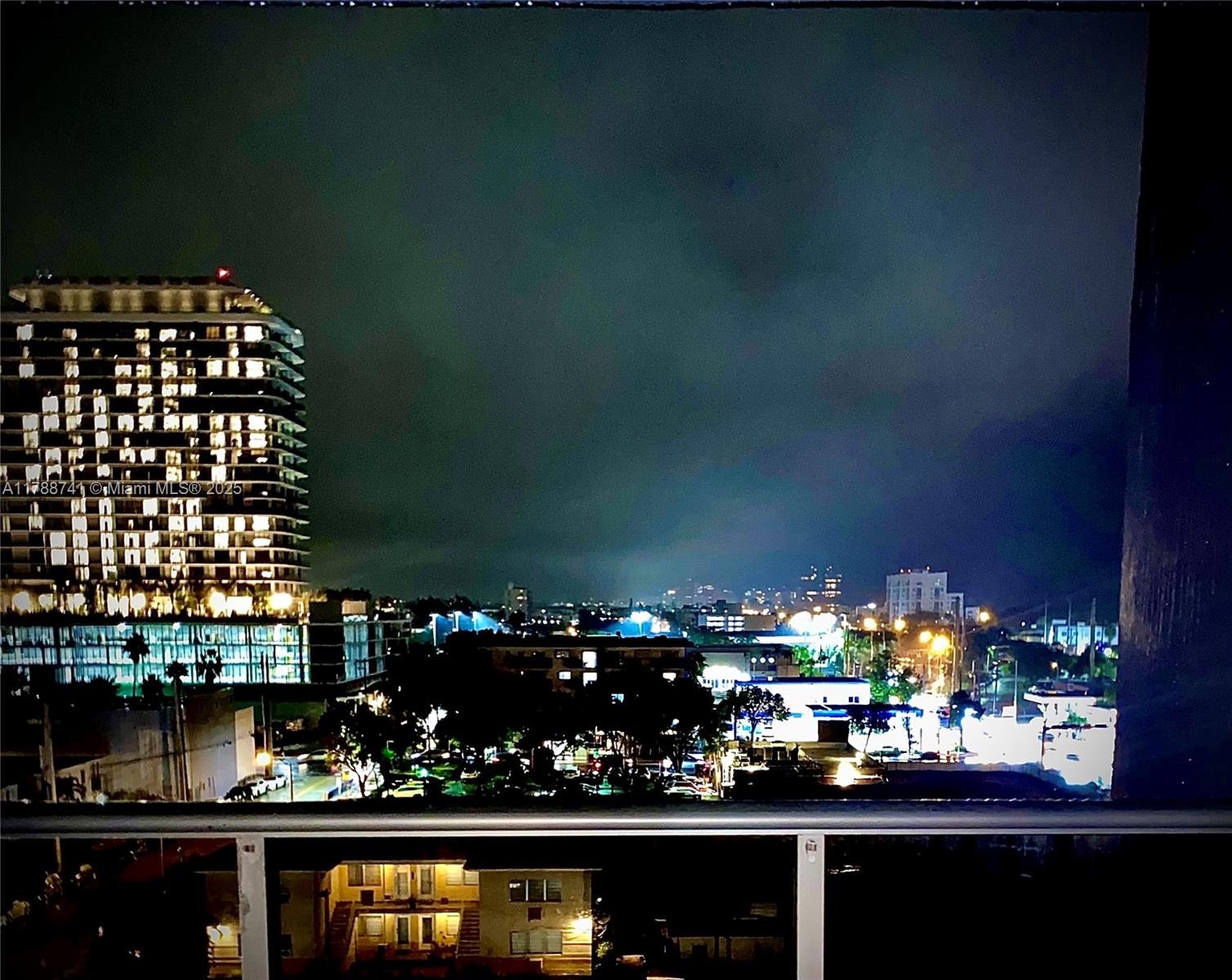 401 BLU OF NORTH BEACH CO - Residential