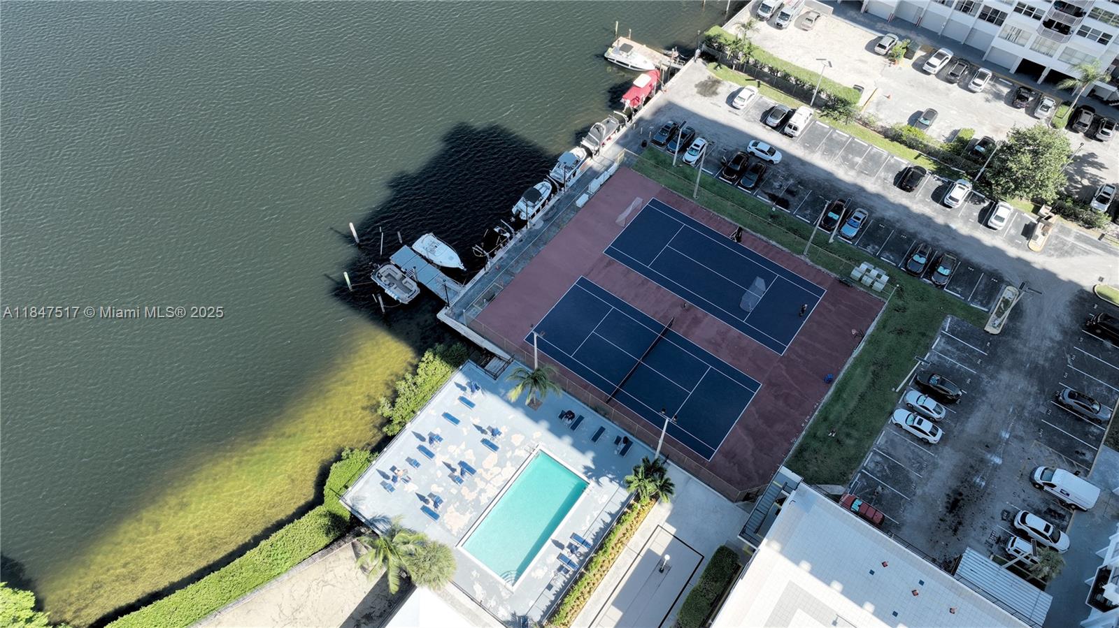 COMMODORE PLAZA CONDO - Residential