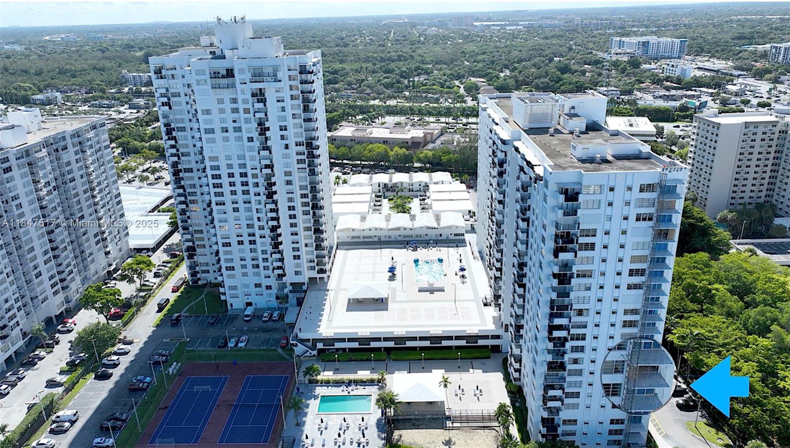 COMMODORE PLAZA CONDO - Residential