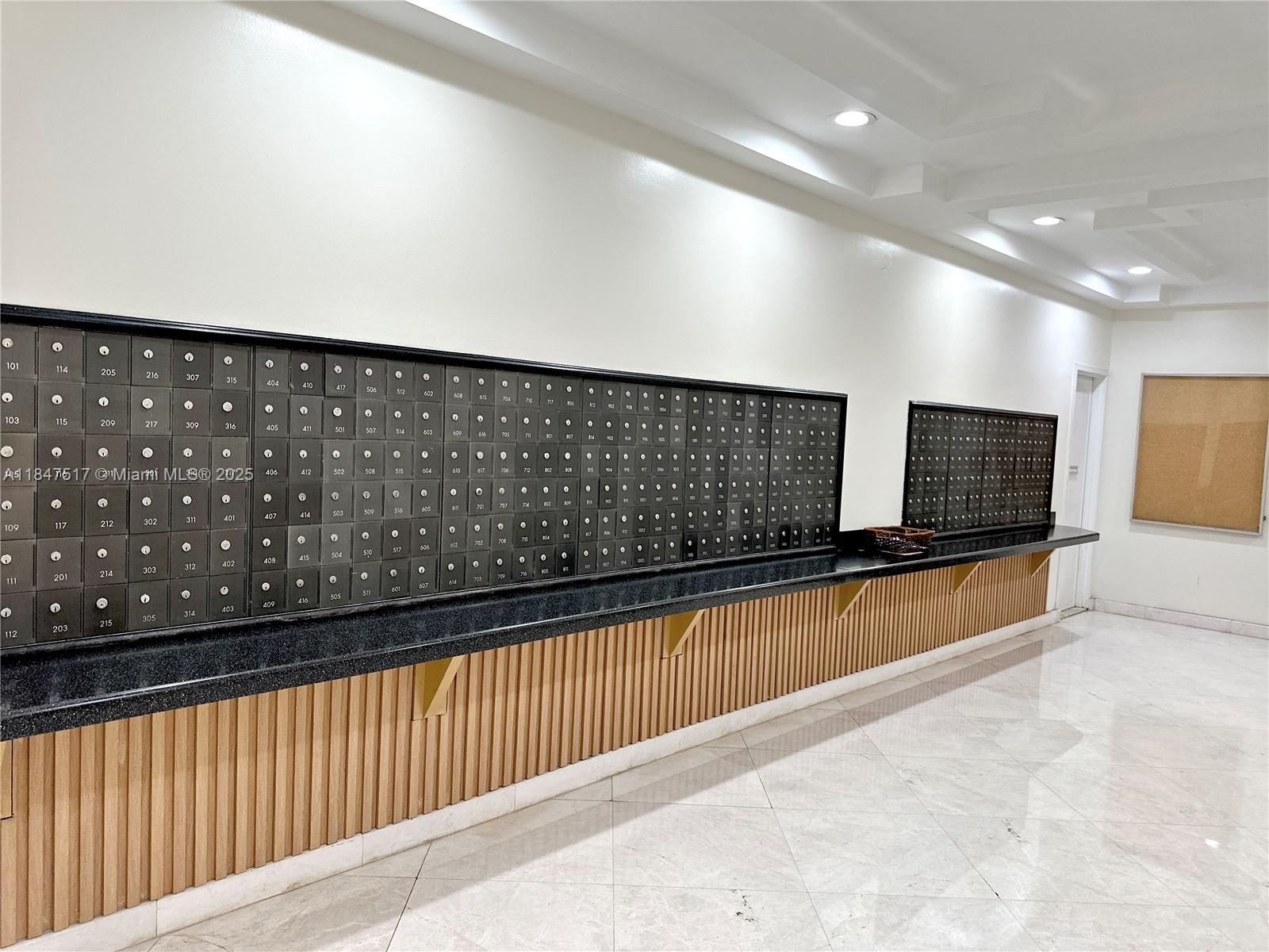 COMMODORE PLAZA CONDO - Residential