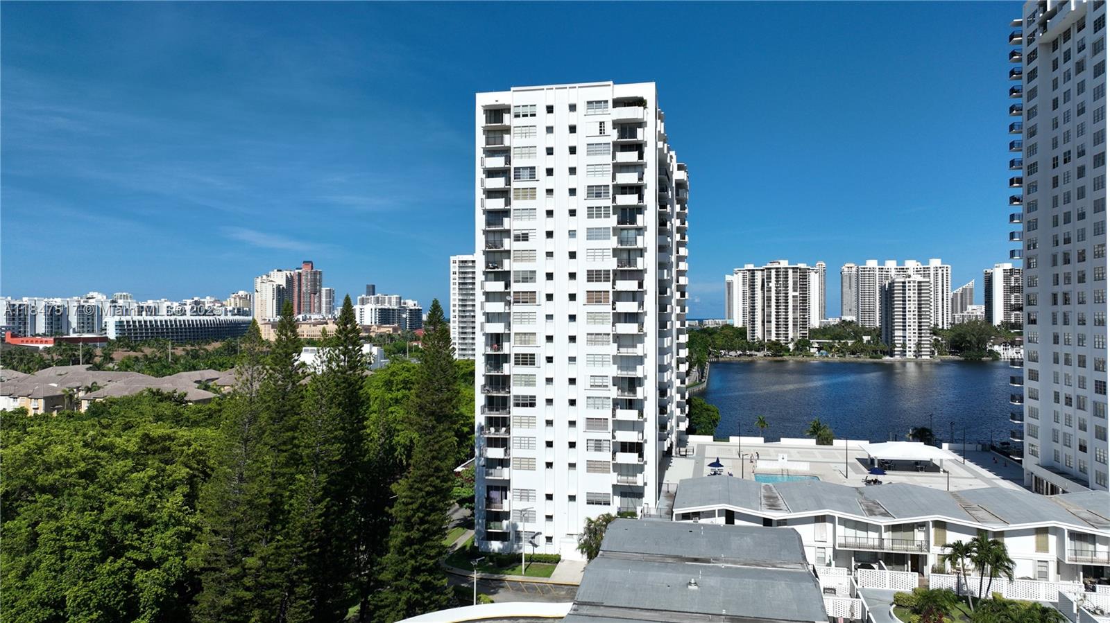 COMMODORE PLAZA CONDO - Residential