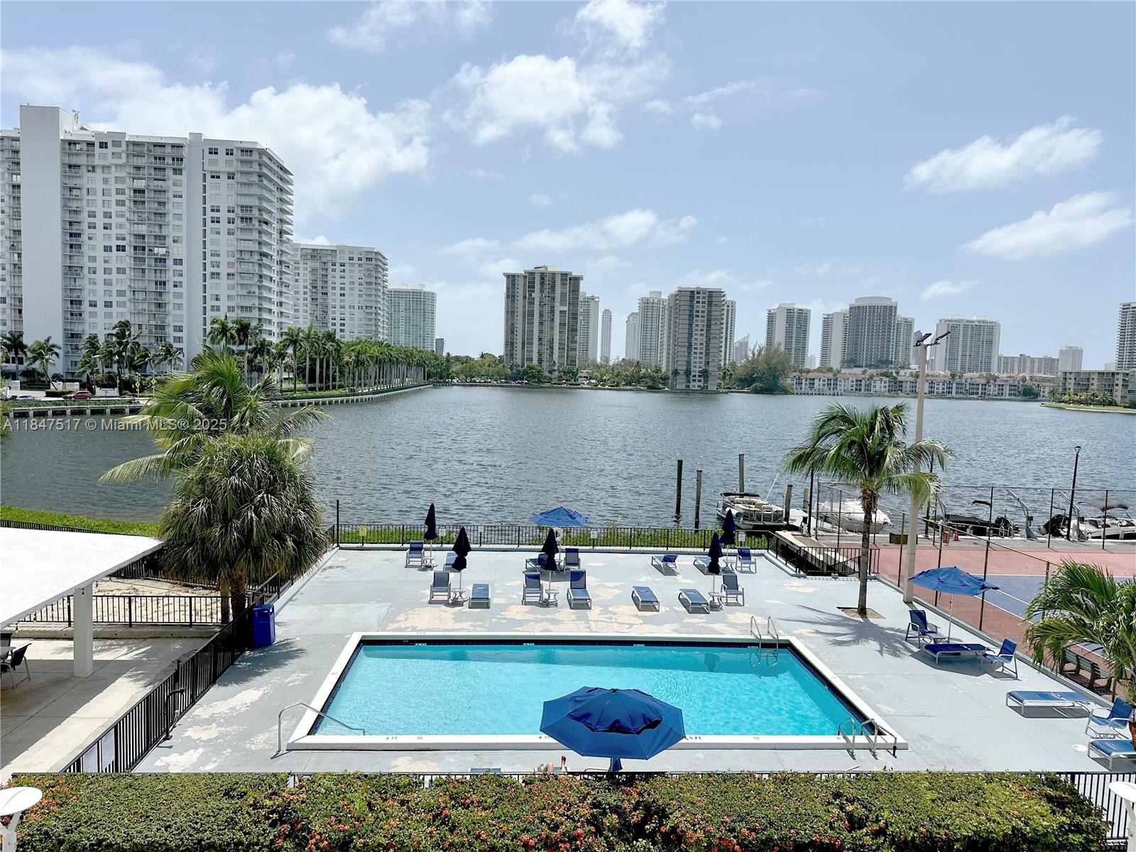 COMMODORE PLAZA CONDO - Residential