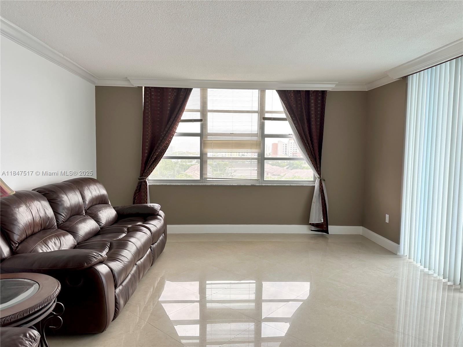 COMMODORE PLAZA CONDO - Residential