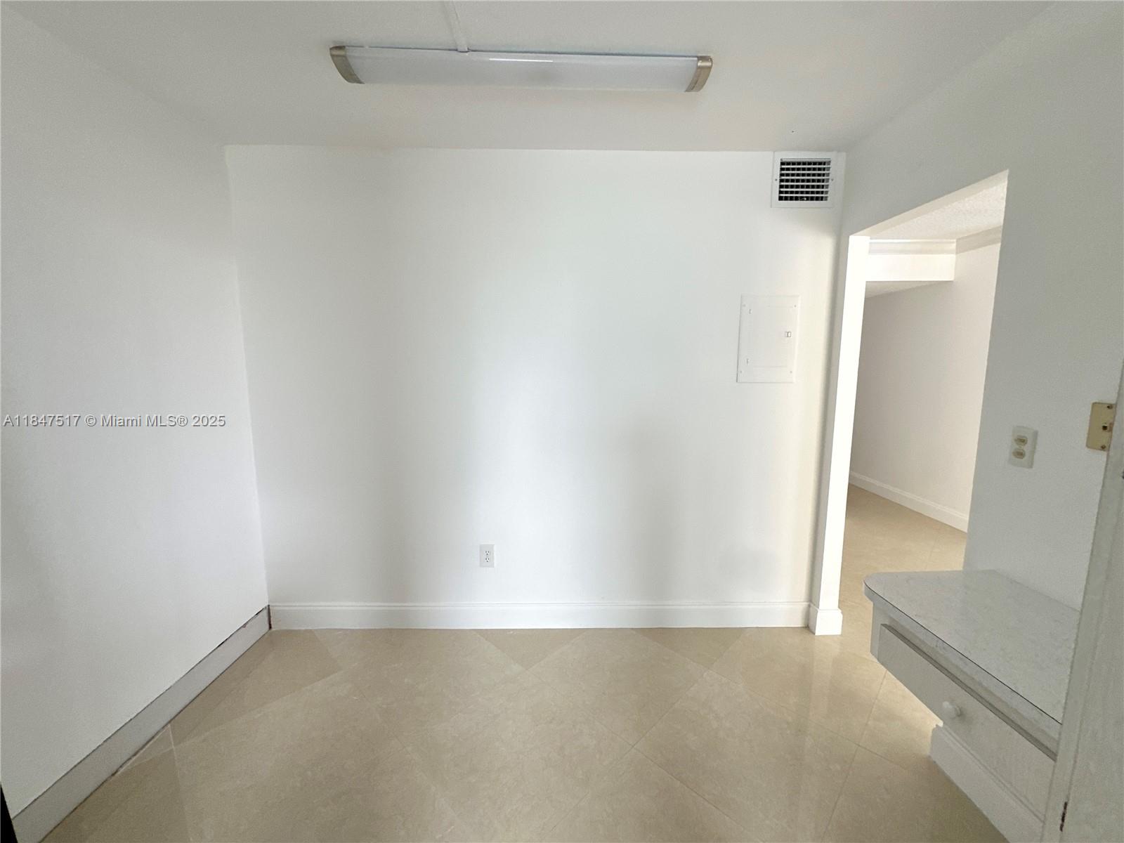 COMMODORE PLAZA CONDO - Residential