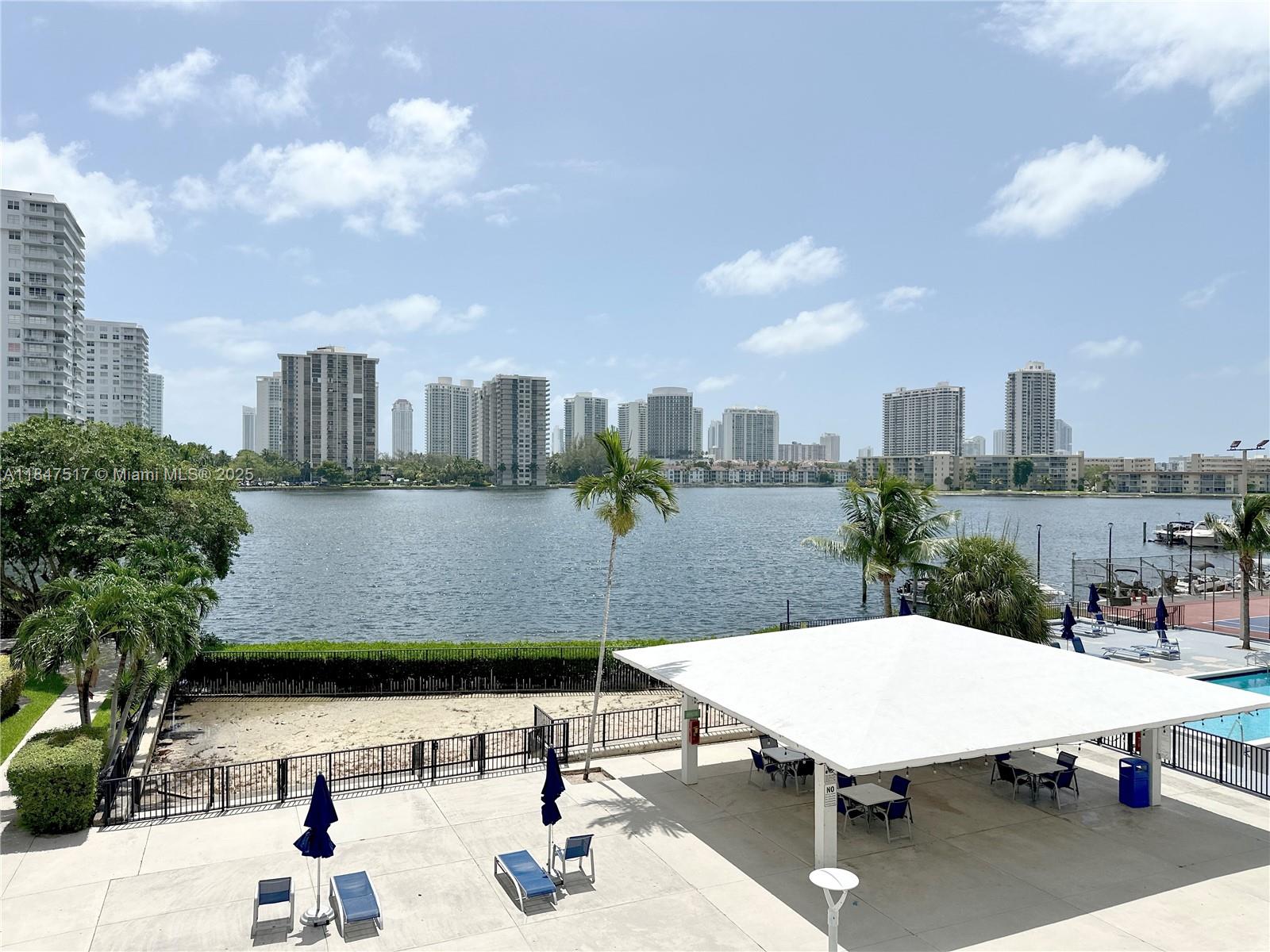 COMMODORE PLAZA CONDO - Residential