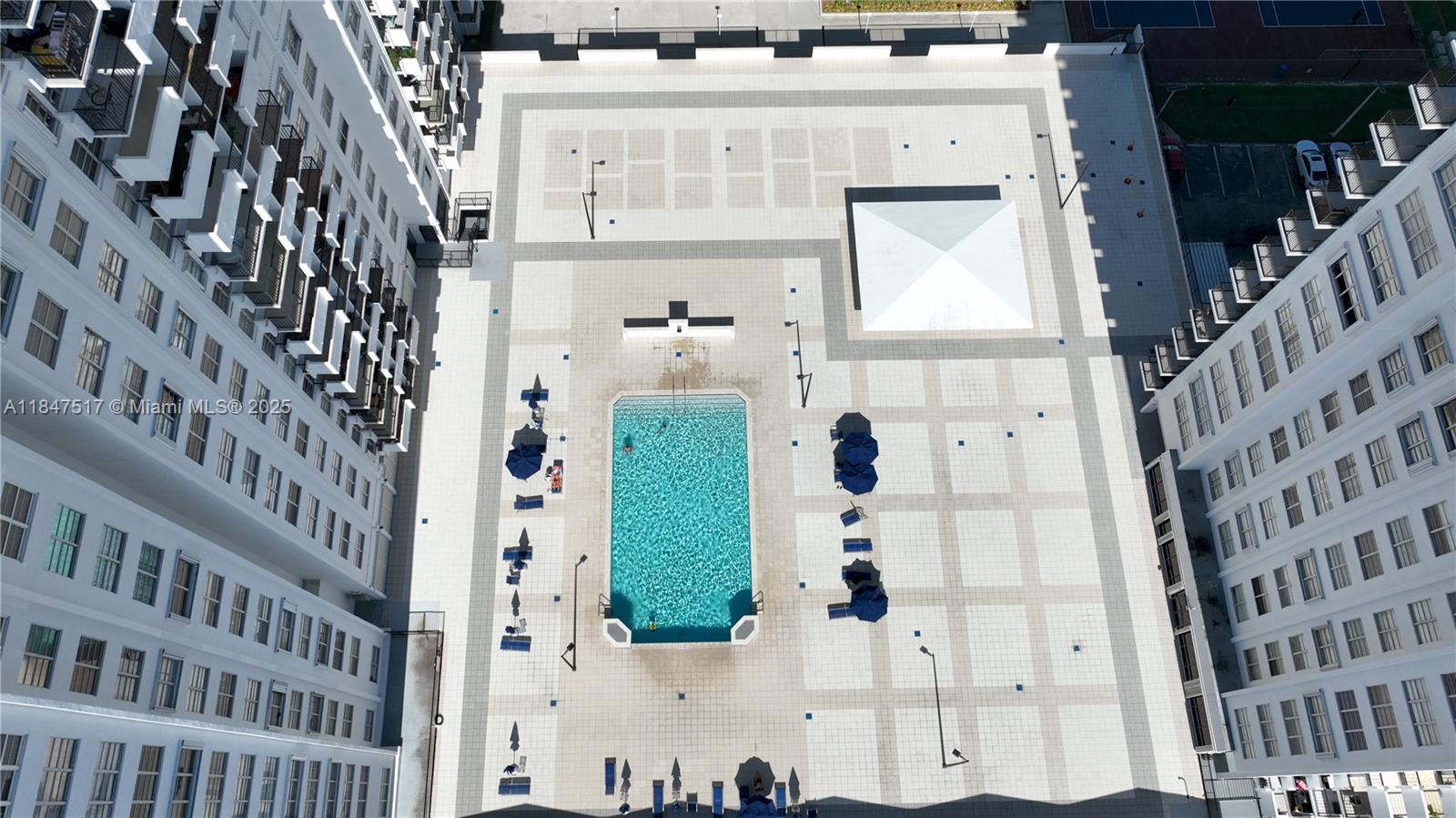 COMMODORE PLAZA CONDO - Residential