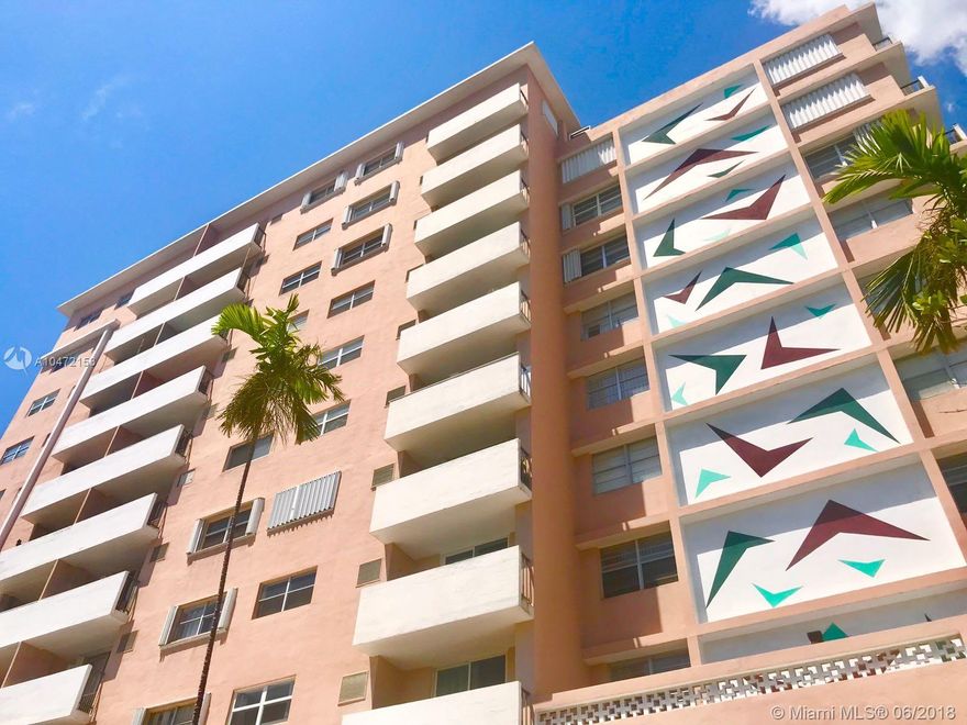 Incredible location and priced to sell!! Very Large  corner One Bedroom apt with 1 1/2 Bathrooms.  One block from beach in beautiful quiet James ave st.  Right behind casa Tua.  Steps away from Lincoln road, Delano Hotel and much more. Great building  with COVERED PARKING.
Fantastic Value!