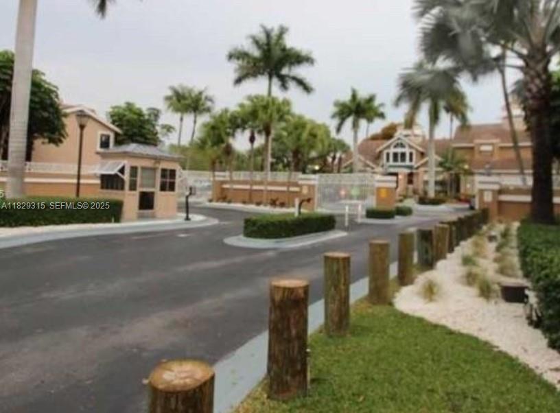 VISTA LAGO AT THE HAMMOCK - Residential