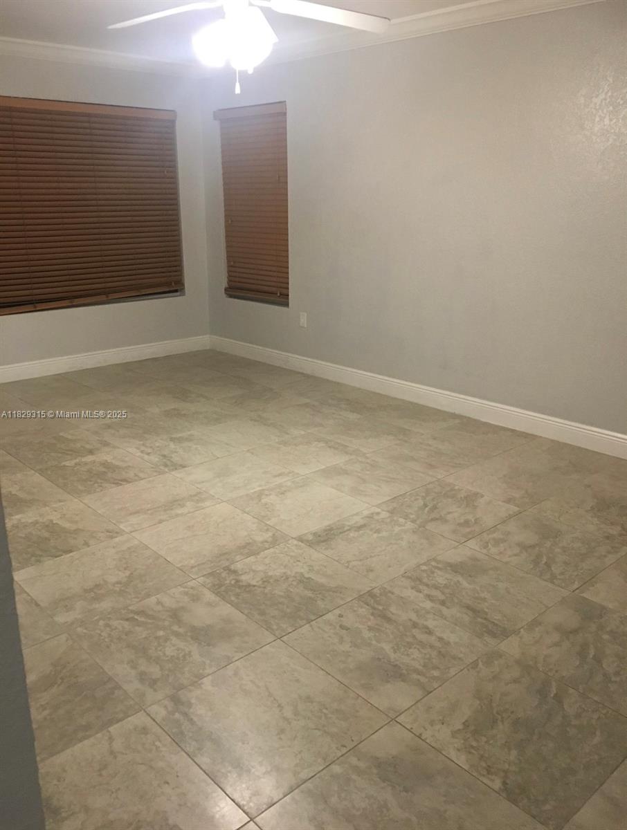 VISTA LAGO AT THE HAMMOCK - Residential